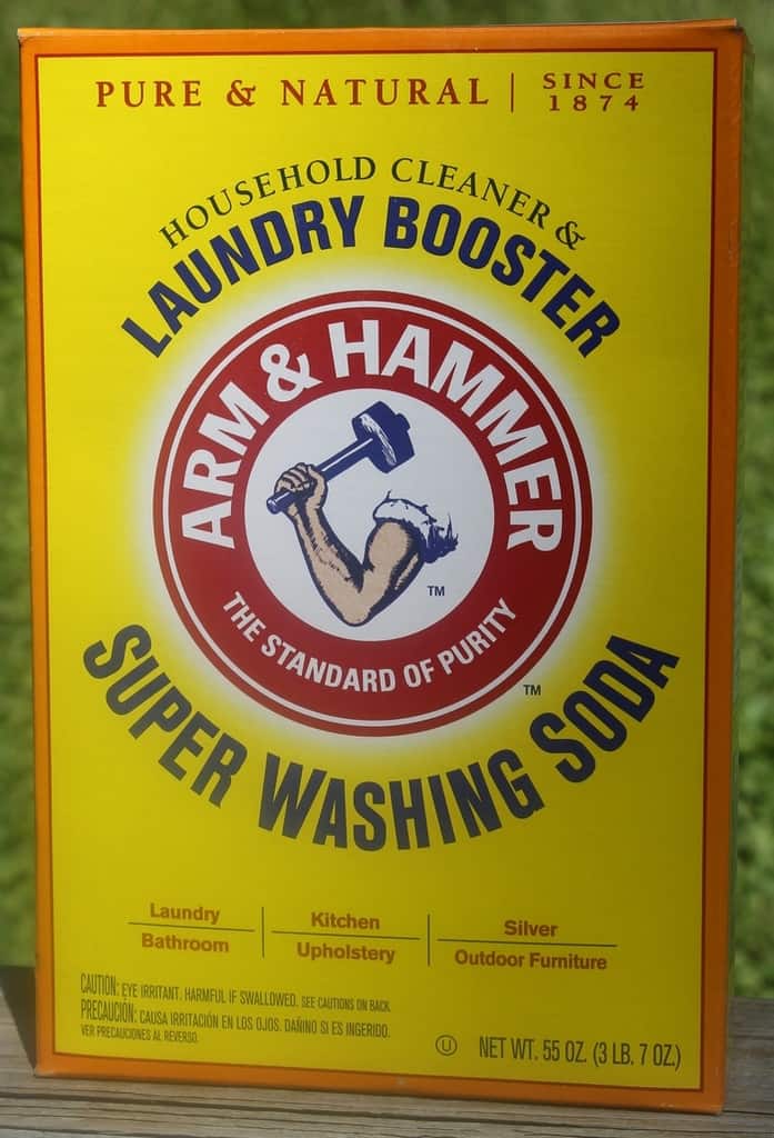 clean-your-house-naturally-with-arm-hammer-super-washing-soda